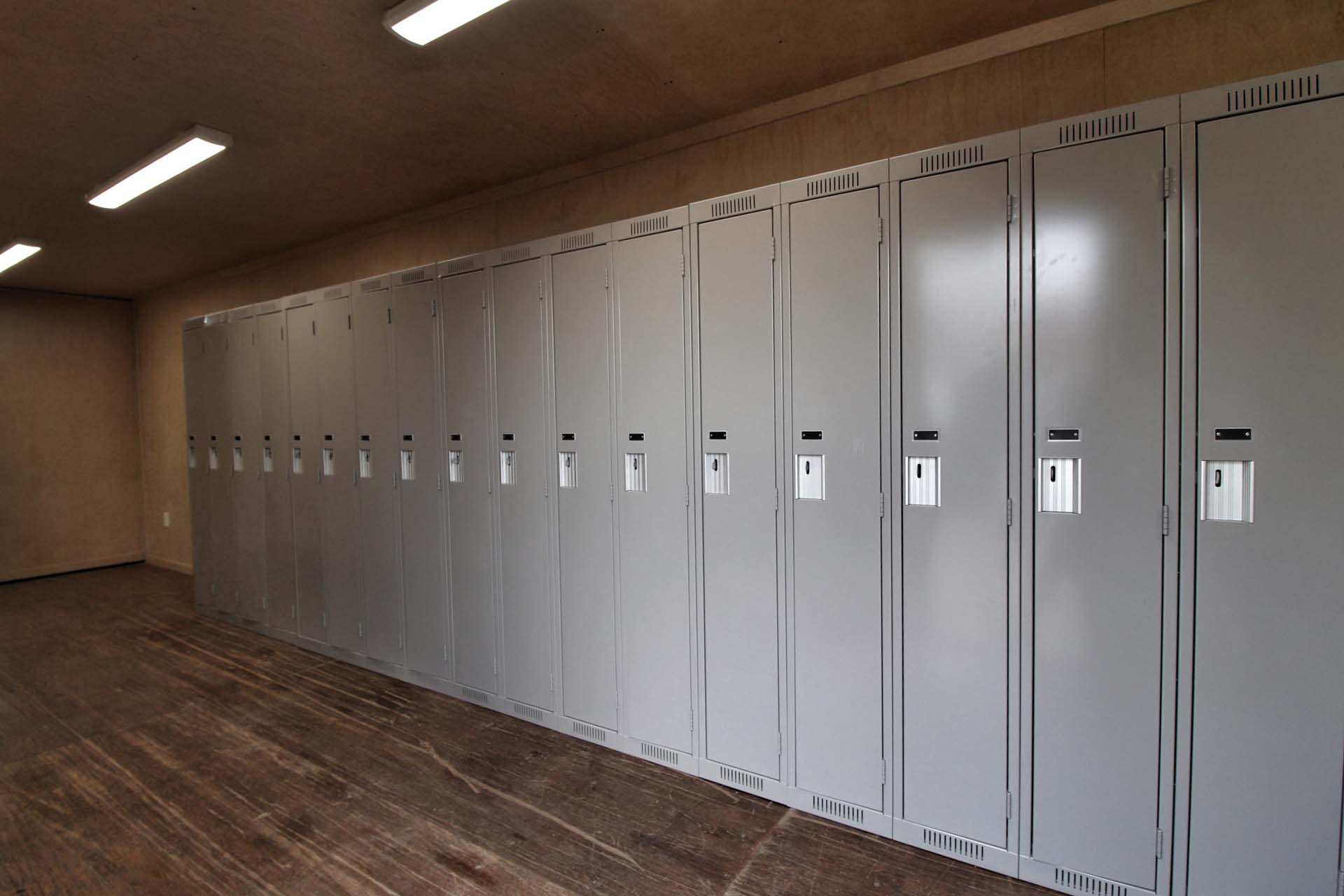 40’ Locker Room - Charlie Container Crew Pty Ltd