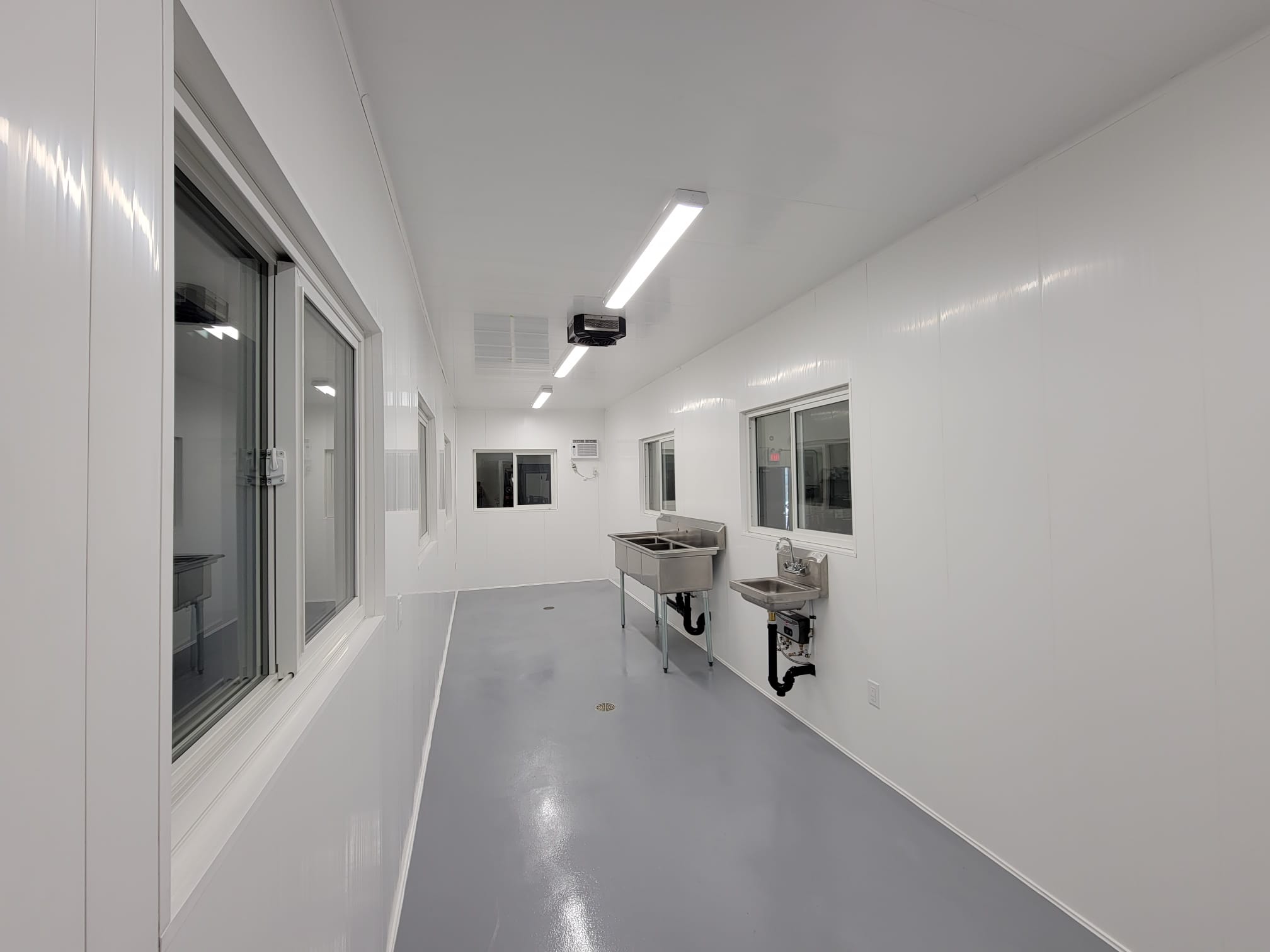 Food Processing Unit With Walk in Cooler - Charlie Container Crew Pty Ltd